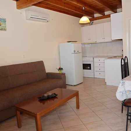 Mary'S Villas Plomari 外观 照片